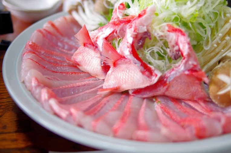 根府川の魚介料理・一吉丸の「金目鯛のしゃぶしゃぶ」に心躍る