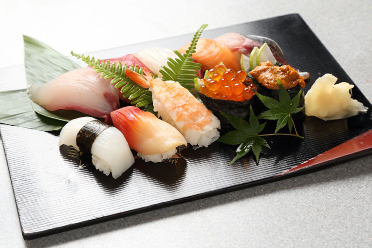 回転寿司とは一線を画す品の良さと味「寿司ぐるめ あきんど」