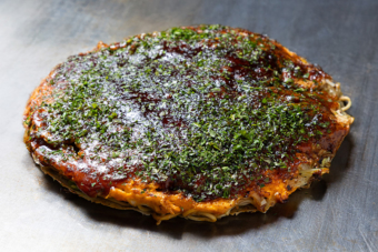 昭和の味と人情が息づく、吉田町の鉄板名店「お好み焼カープ」